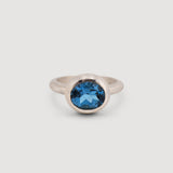 Divina - Anillo de plata con topacio natural