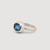 Divina - Anillo de plata con topacio natural