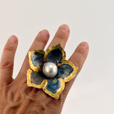 Flower Pearls - Anillo de plata dorada y oxidada con perla blanca