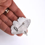 Flower Pearls – brooch with a white pearl