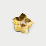 Flower Pearls – brooch with a white pearl