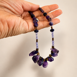 Collar corto piedras violeta y lila