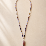 Collar largo piedras naturales tonos violeta con colgante y detalle estrellas