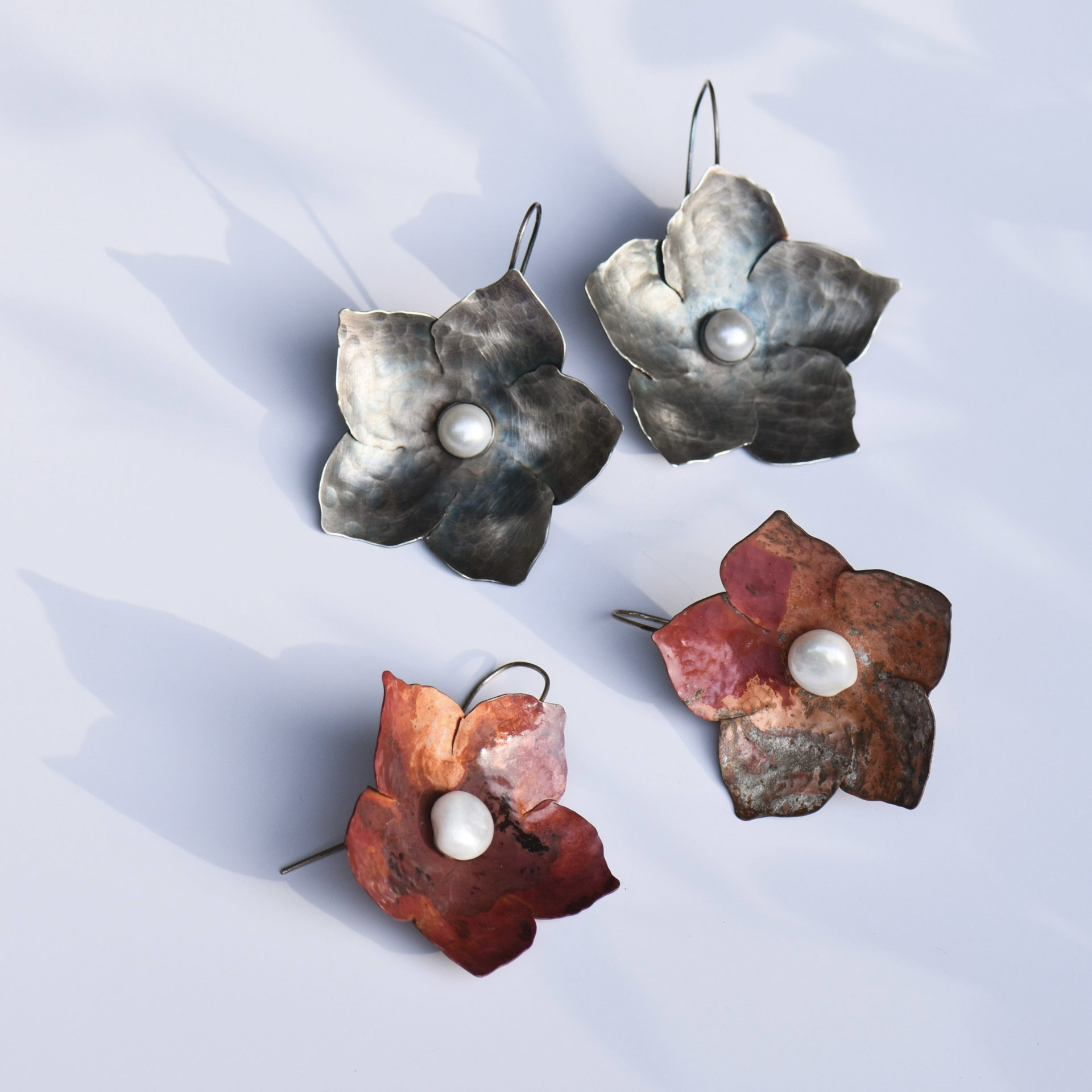 Flower kolczyki srebro oksydowane perla miedz wiszace bizuteria galeria ora