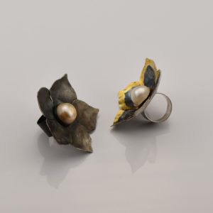 pierscionek flower srebro oksydowane perla hodowlana bizuteria galeria ora 4